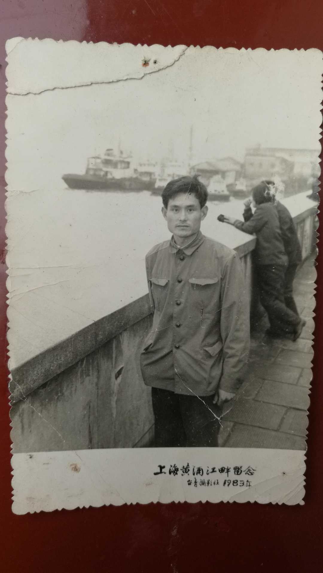 黄浦江畔 轮渡姗姗