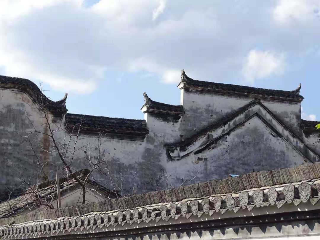 水墨白墙